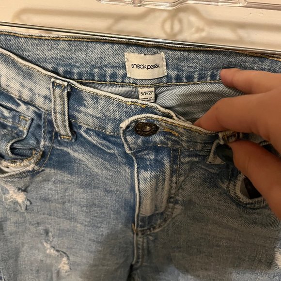 Sneak Peek Distressed Jeans - Picture 4 of 4